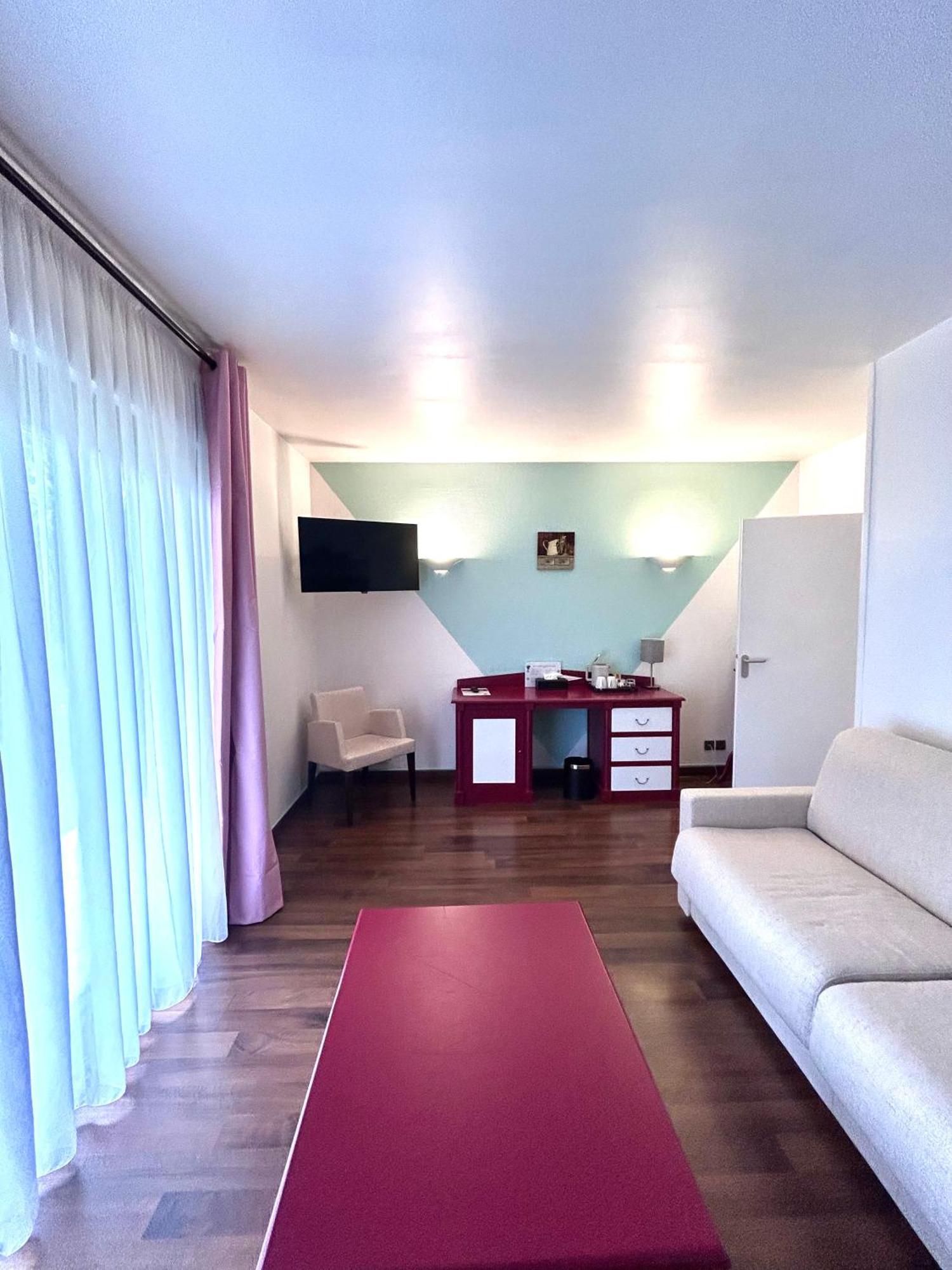Sure Hotel By Best Western Saint-Quentin Ouest Le Pot D Etain Holnon Exterior photo